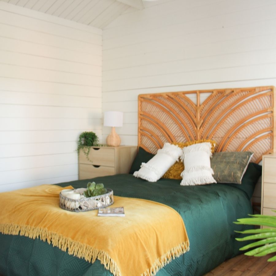 Sample cabin display to use as a spare bedroom AU