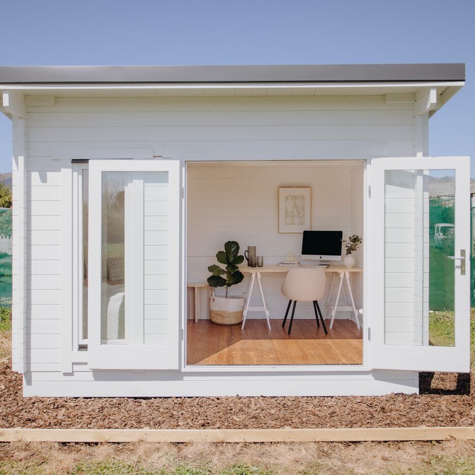 Tussock cabin home office