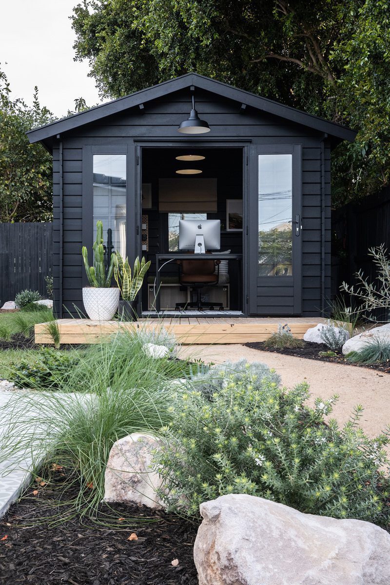 Barn cabins in flatpack for DIY