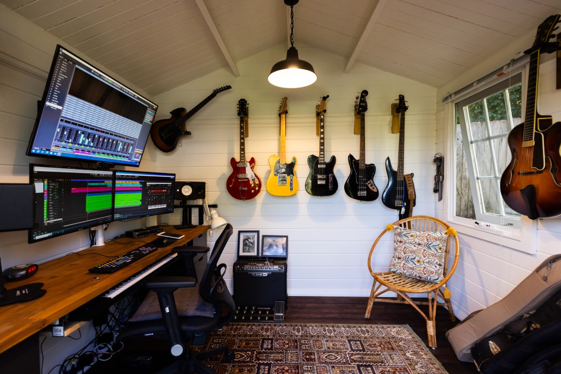 inside of painted star cabin music studio