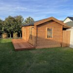 outside of star deluxe sleepout cabin with deck