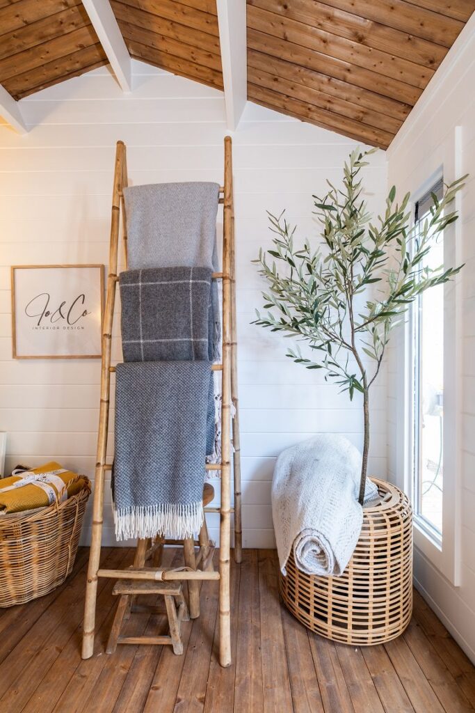 Jo & Co SheShed Ranch Cabin Home Office detail