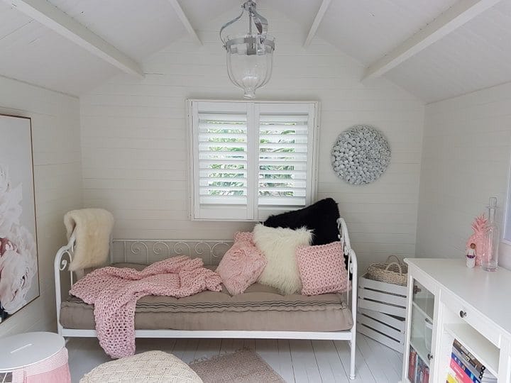 Pool shed for changing and relaxing